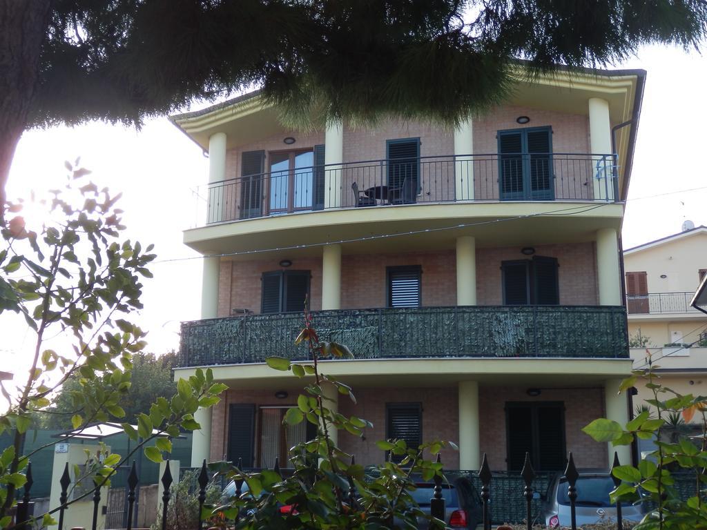 Casavacanze Azzurro Mare Porto SantʼElpidio Exteriör bild